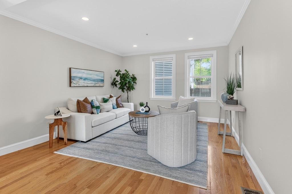 122-124 Charles St 124-1