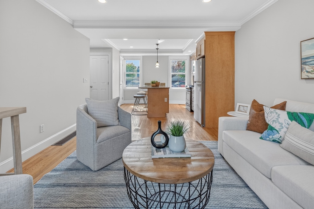 122-124 Charles St 124-1
