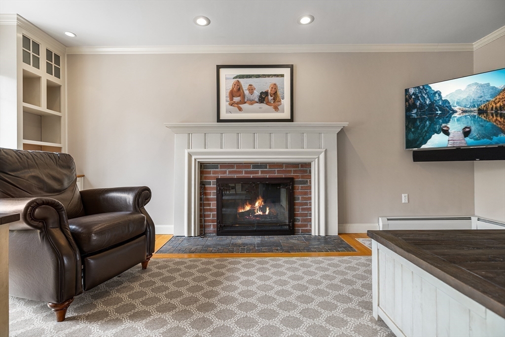 16 Madigan Ln