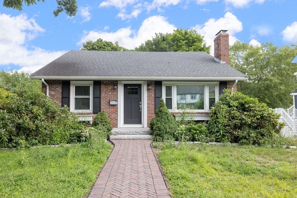 31 Oak St, Wellesley, MA Photo #1