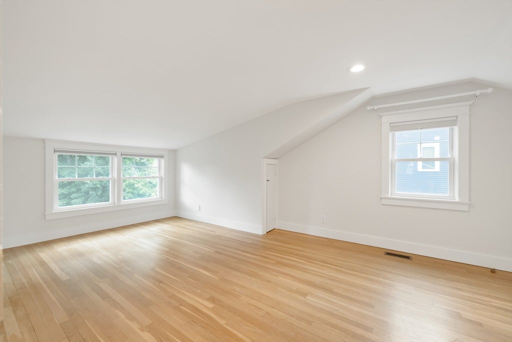 31 Oak St, Wellesley, MA Photo #14