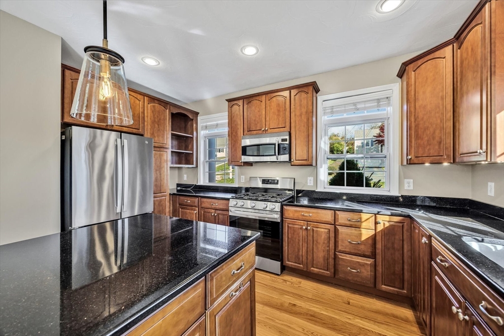 Sandwich, Massachusetts 02563, United States, 3 Bedrooms Bedrooms, ,3 BathroomsBathrooms,Residential,Active,249166