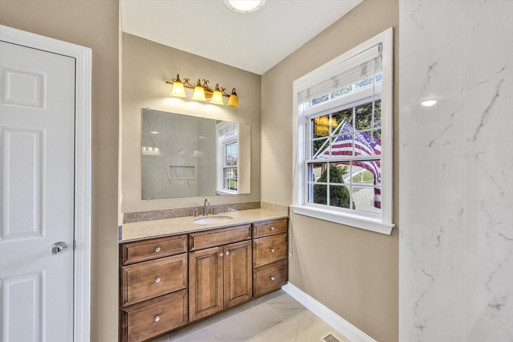 Sandwich, Massachusetts 02563, United States, 3 Bedrooms Bedrooms, ,3 BathroomsBathrooms,Residential,Active,249166