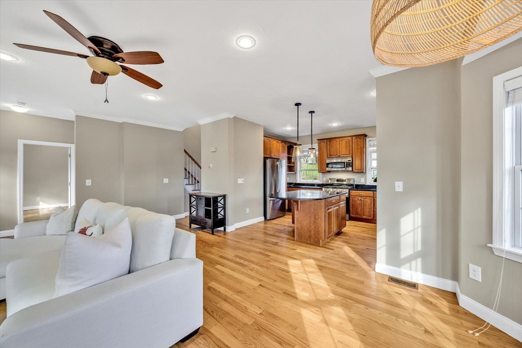 Sandwich, Massachusetts 02563, United States, 3 Bedrooms Bedrooms, ,3 BathroomsBathrooms,Residential,Active,249166