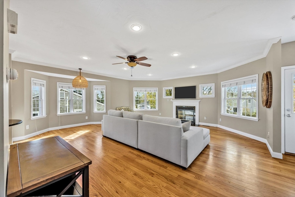 Sandwich, Massachusetts 02563, United States, 3 Bedrooms Bedrooms, ,3 BathroomsBathrooms,Residential,Active,249166