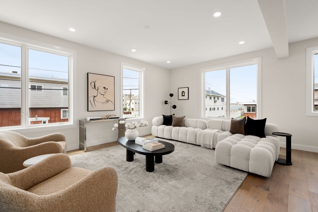 11 Billow Ave 11
