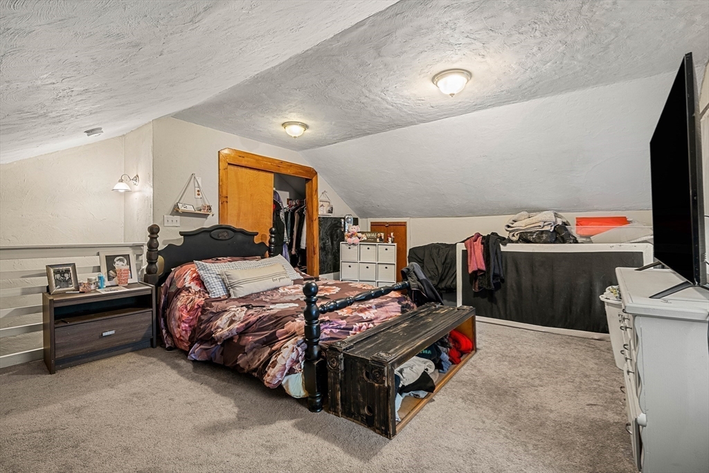 275 Lynnfield St 275