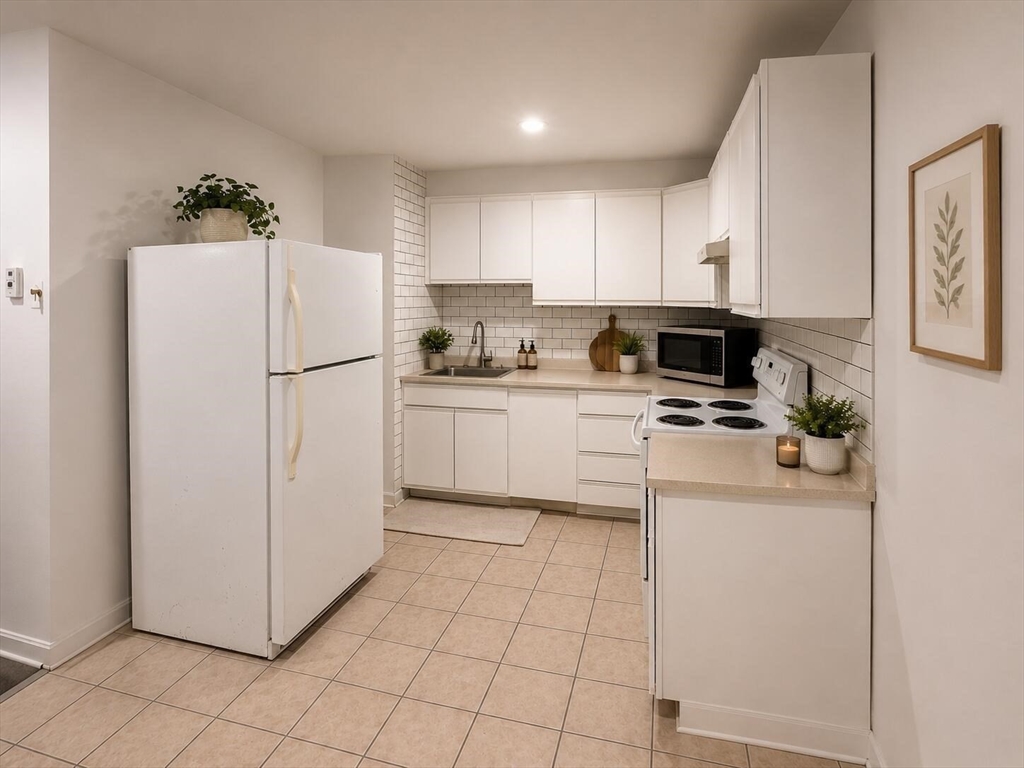 307 W Main St 1