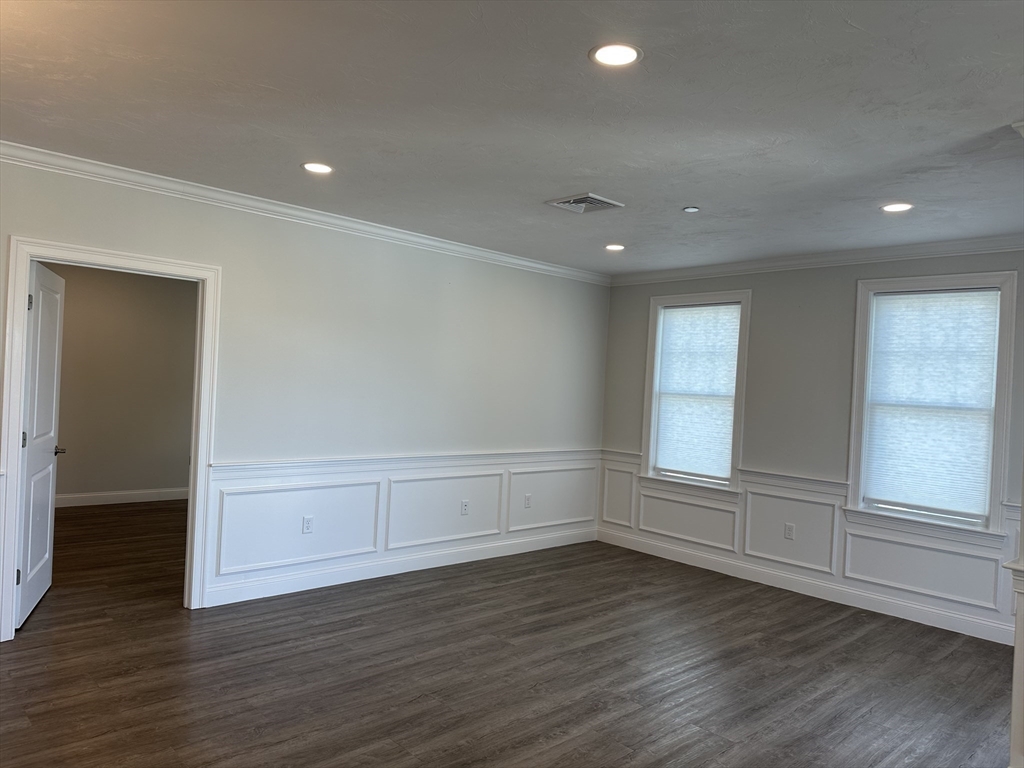 320 Middlesex Ave F302