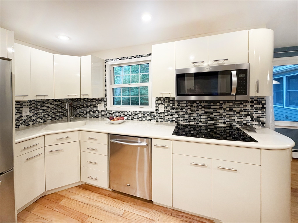 6 Sandy Dr