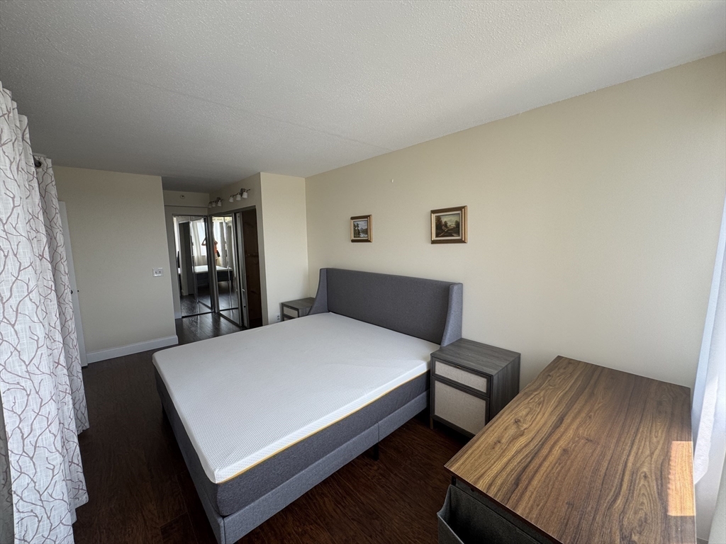 Newton, Massachusetts 02467, United States, 1 Bedroom Bedrooms, ,2 BathroomsBathrooms,Residential,Active,178134