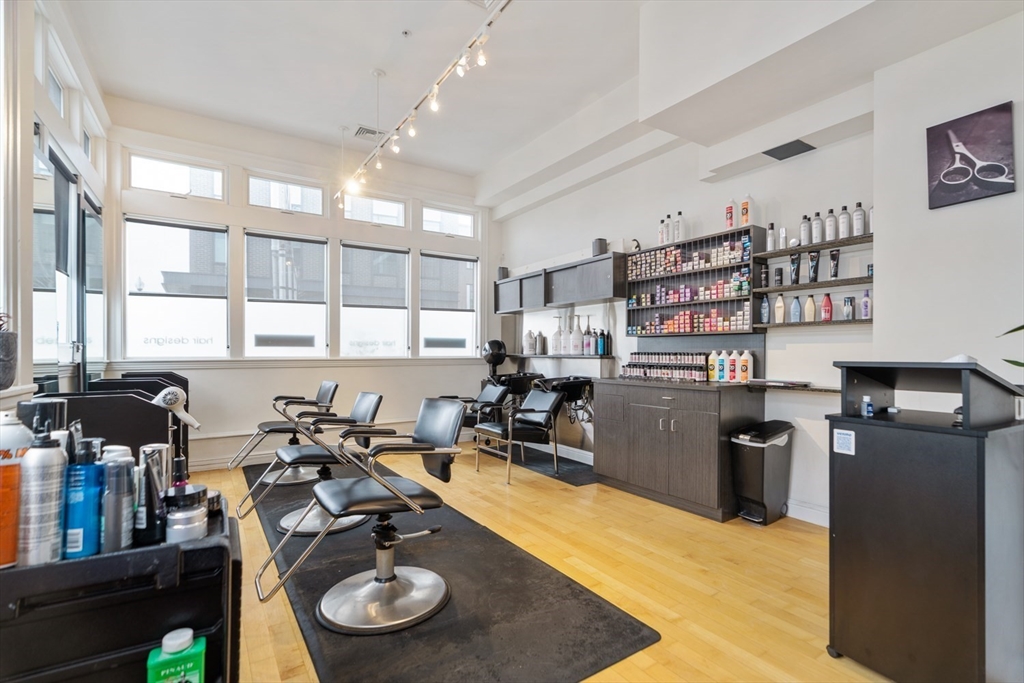 Somerville, Massachusetts 02143, United States, ,1 BathroomBathrooms,Commercial,Active,10753