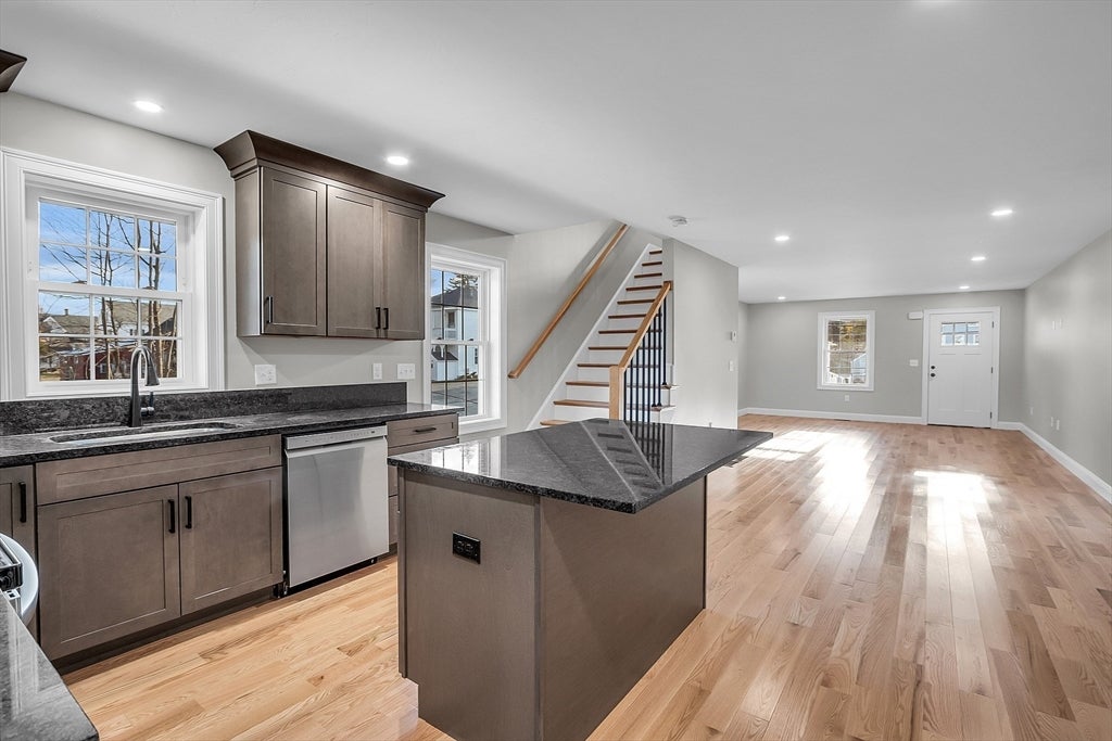 22 New York Street, Worcester, MA, 22 New York Street, Worcester, MA Photo #5