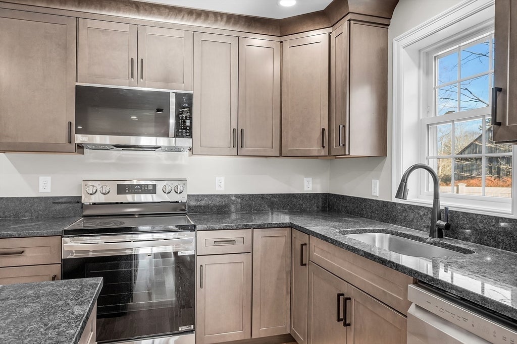22 New York Street, Worcester, MA, 22 New York Street, Worcester, MA Photo #4