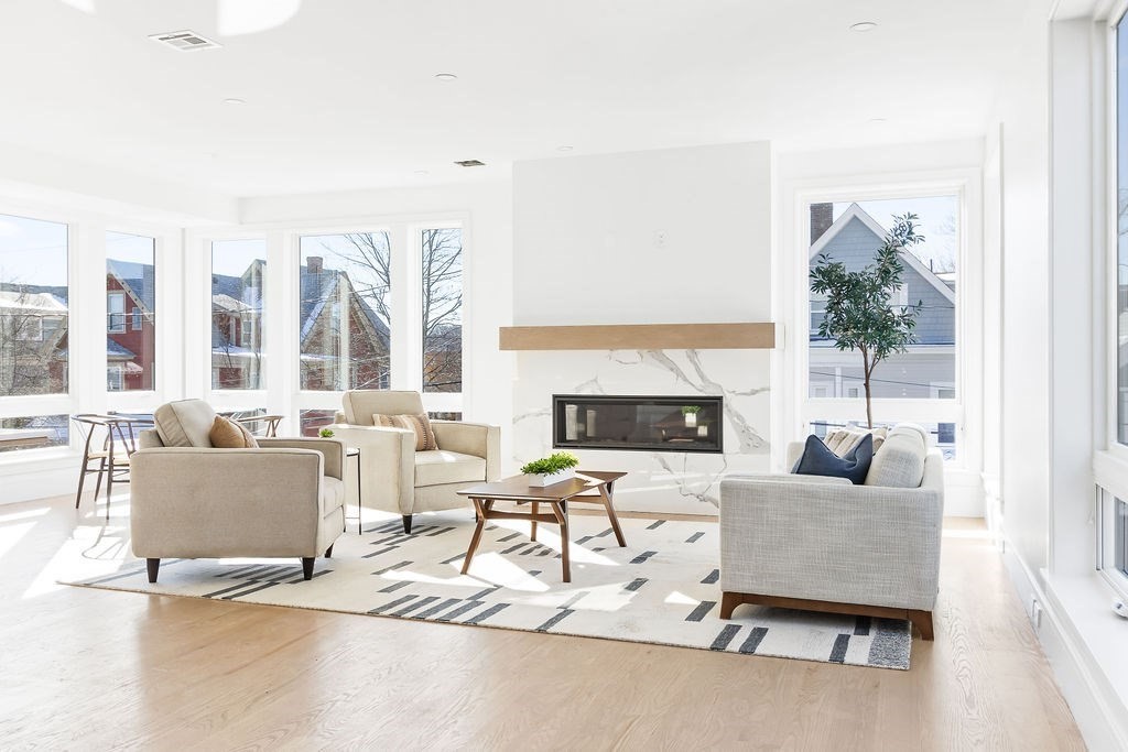 31 Evergreen St 1