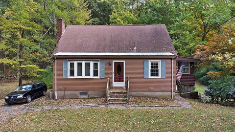 695 Pearl St Reading MA 01867