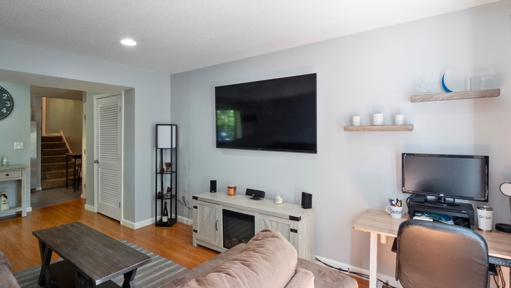 4 Duck Pond Rd 218