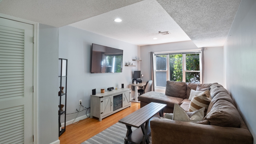 4 Duck Pond Rd 218