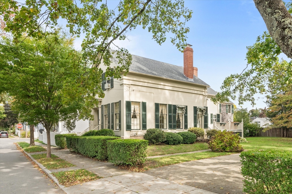 121 Green St