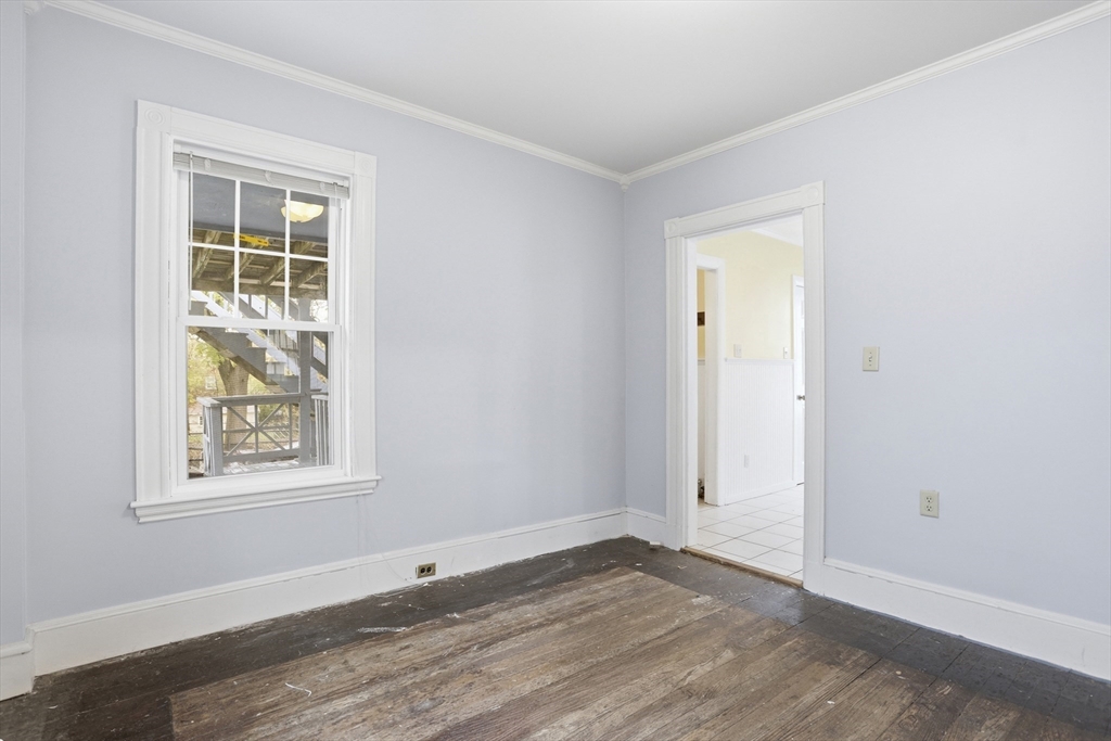 374 Whiting Ave