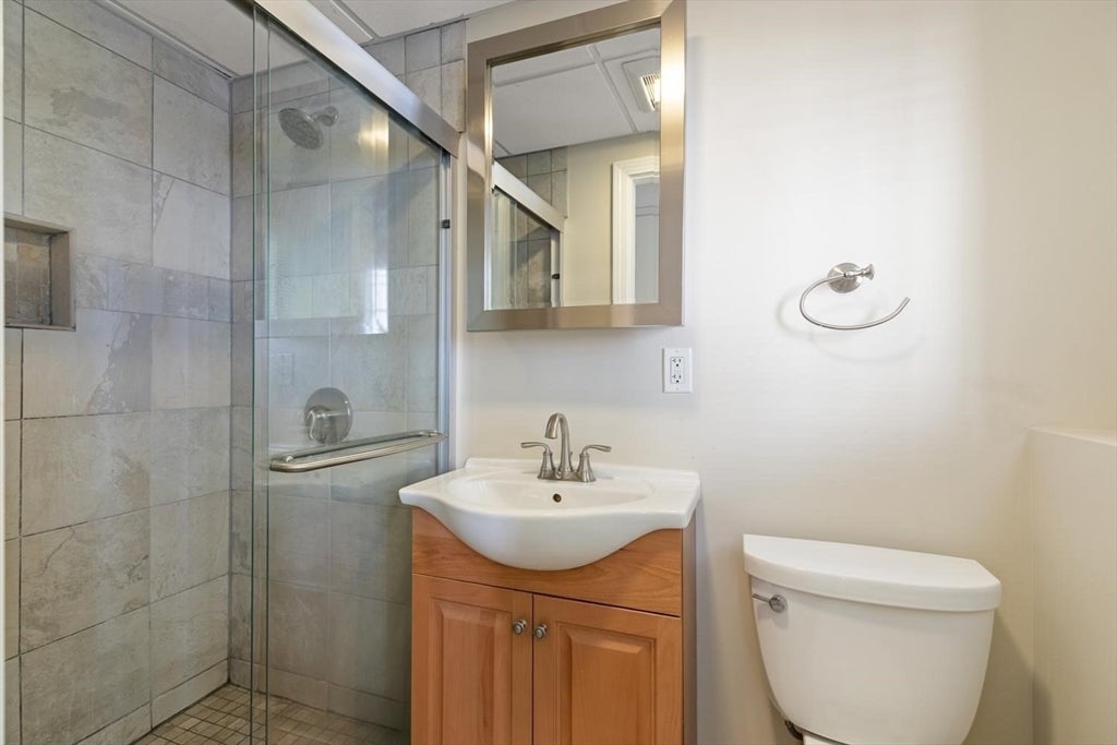 3 Gigante Dr, Stoneham, MA, 3 Gigante Dr, Stoneham, MA Photo #28