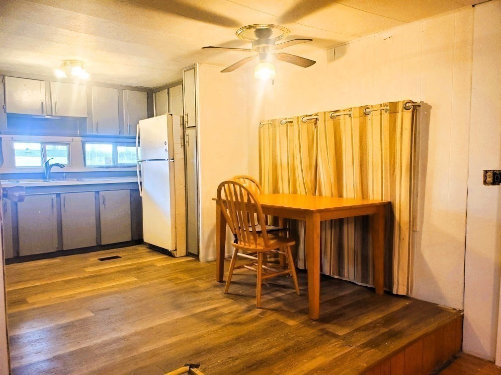 1346 Newport Ave. B17