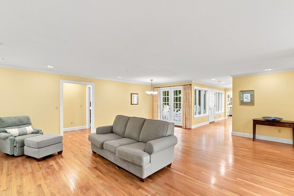 142 Ferry Rd, Bristol, RI Photo #19