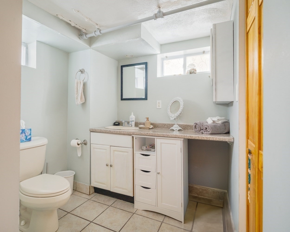 Medford, Massachusetts 02155, United States, 4 Bedrooms Bedrooms, ,3 BathroomsBathrooms,Residential,Active,147907