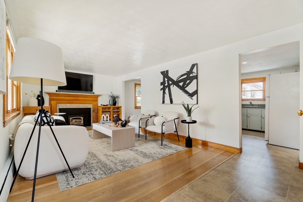 Medford, Massachusetts 02155, United States, 4 Bedrooms Bedrooms, ,3 BathroomsBathrooms,Residential,Active,147907