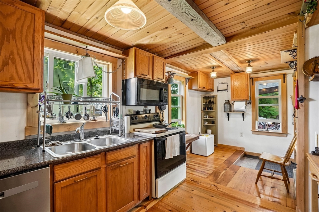 49 Ellerton St