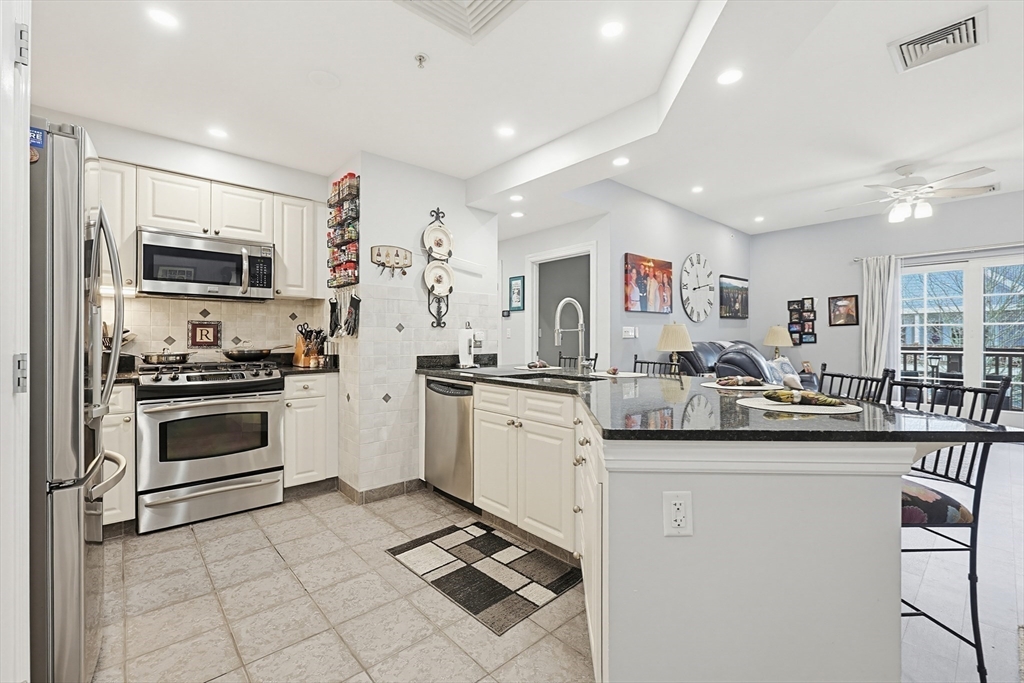 501 Commerce Dr 308