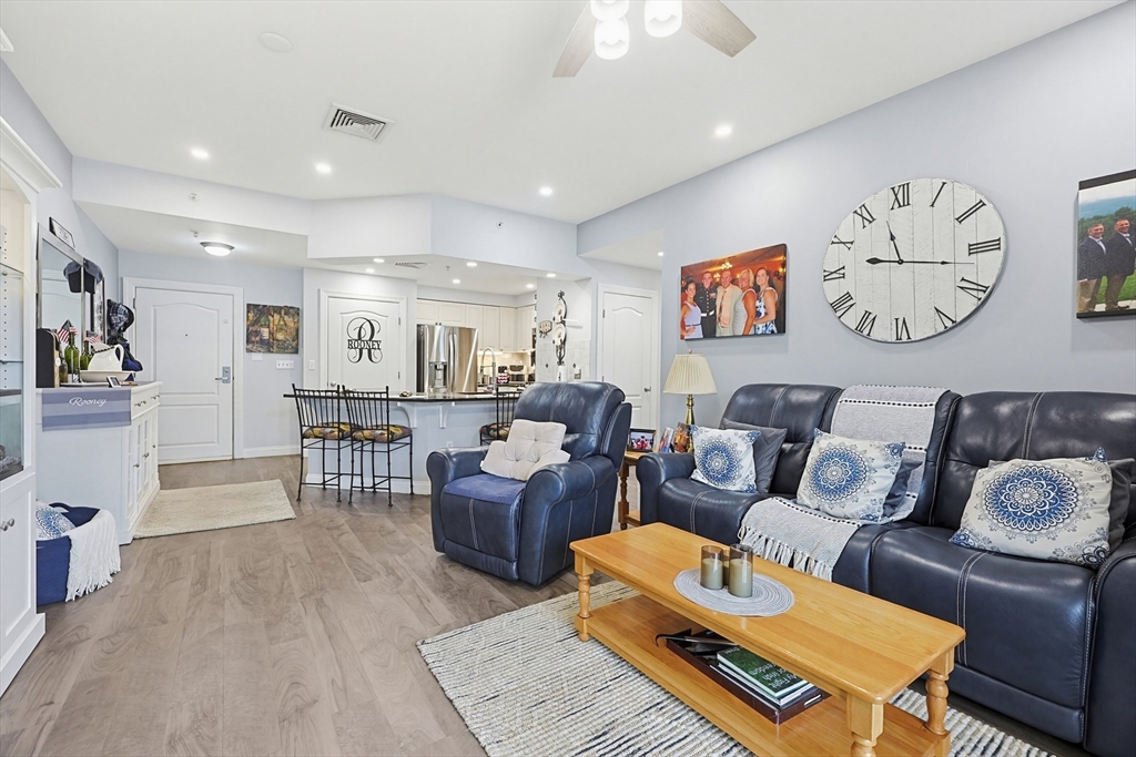 501 Commerce Dr 308