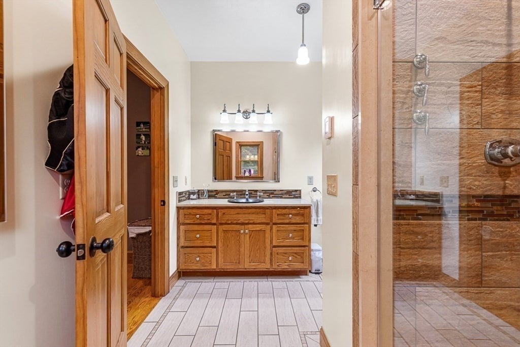 730 Scott Rd, Oakham, MA Photo #24