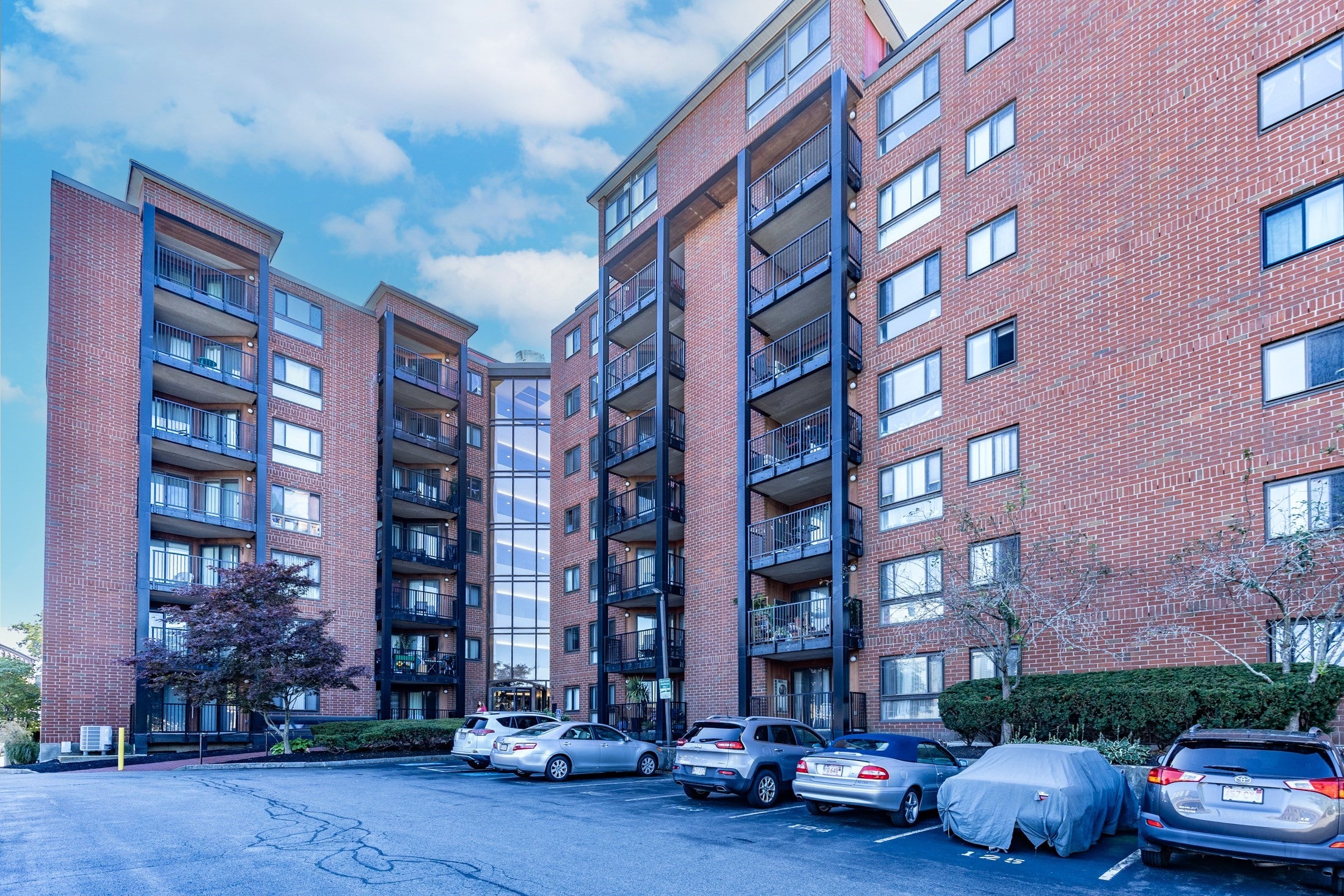 Photo of 60 Rantoul St, Beverly, MA