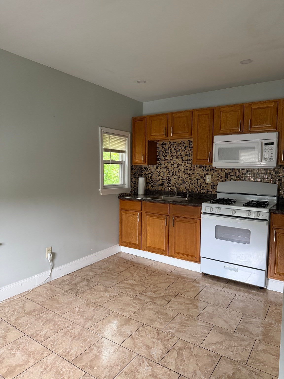 382 Green St Ext, Brockton, MA Photo #11