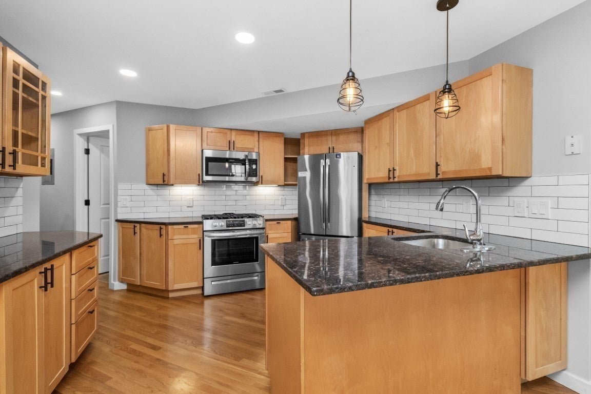 40 Baxter St 7, Boston MA 02127