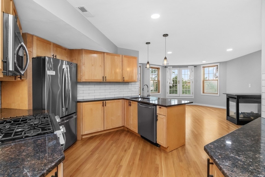 40 Baxter St 7