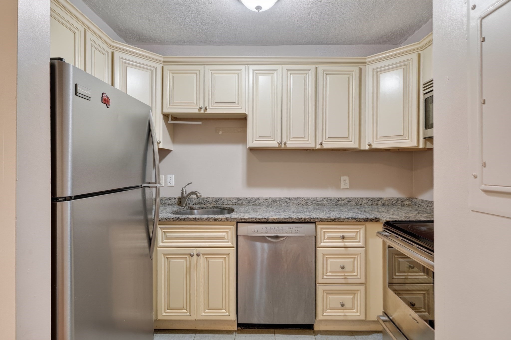 65 Hemenway St 6