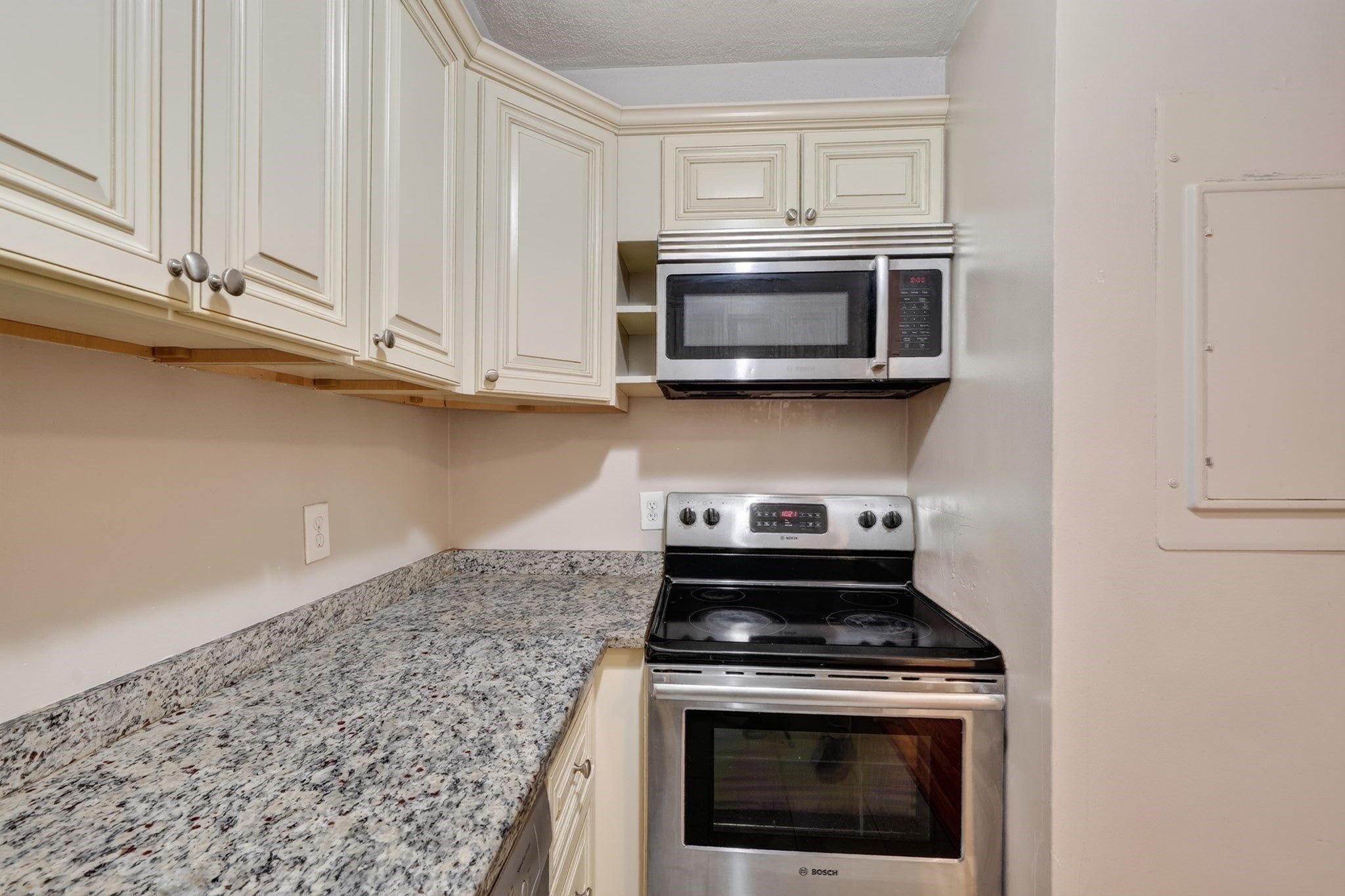 65 Hemenway St 6