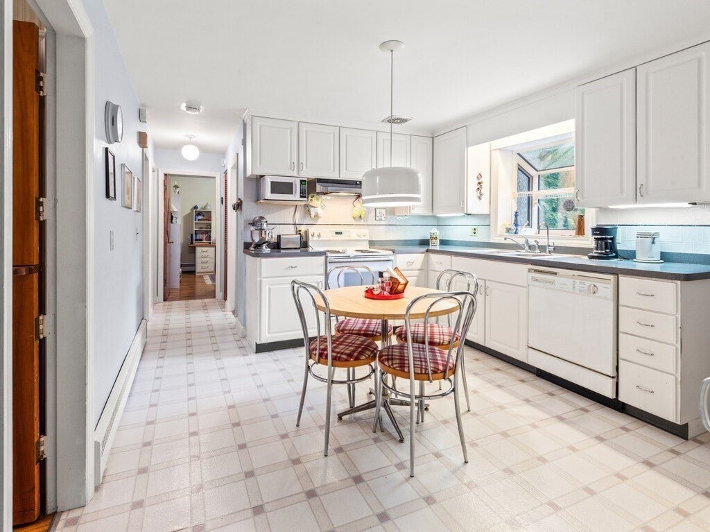 230 Brattle St, Holden, MA, 230 Brattle St, Holden, MA Photo #5