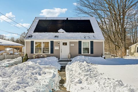 Photo of 1012 Main St, Leominster, MA 01453 (MLS # 73484566)