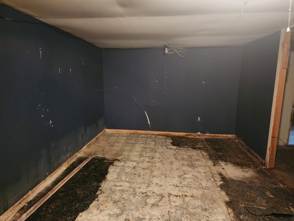 267 Morgan Rd, West Springfield, MA Photo #12