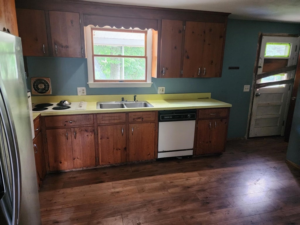 267 Morgan Rd, West Springfield, MA Photo #5