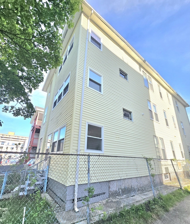 9 Pelham St