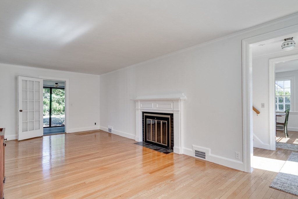 27 Fairway Dr