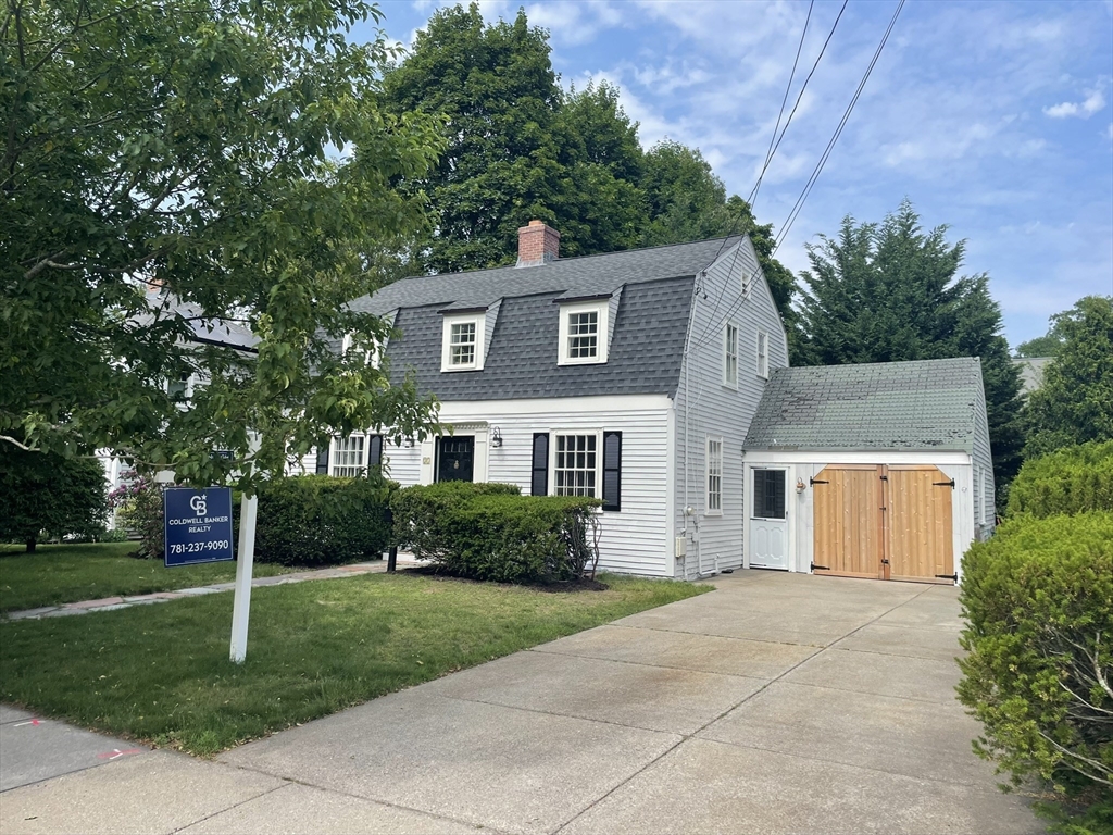 27 Fairway Dr