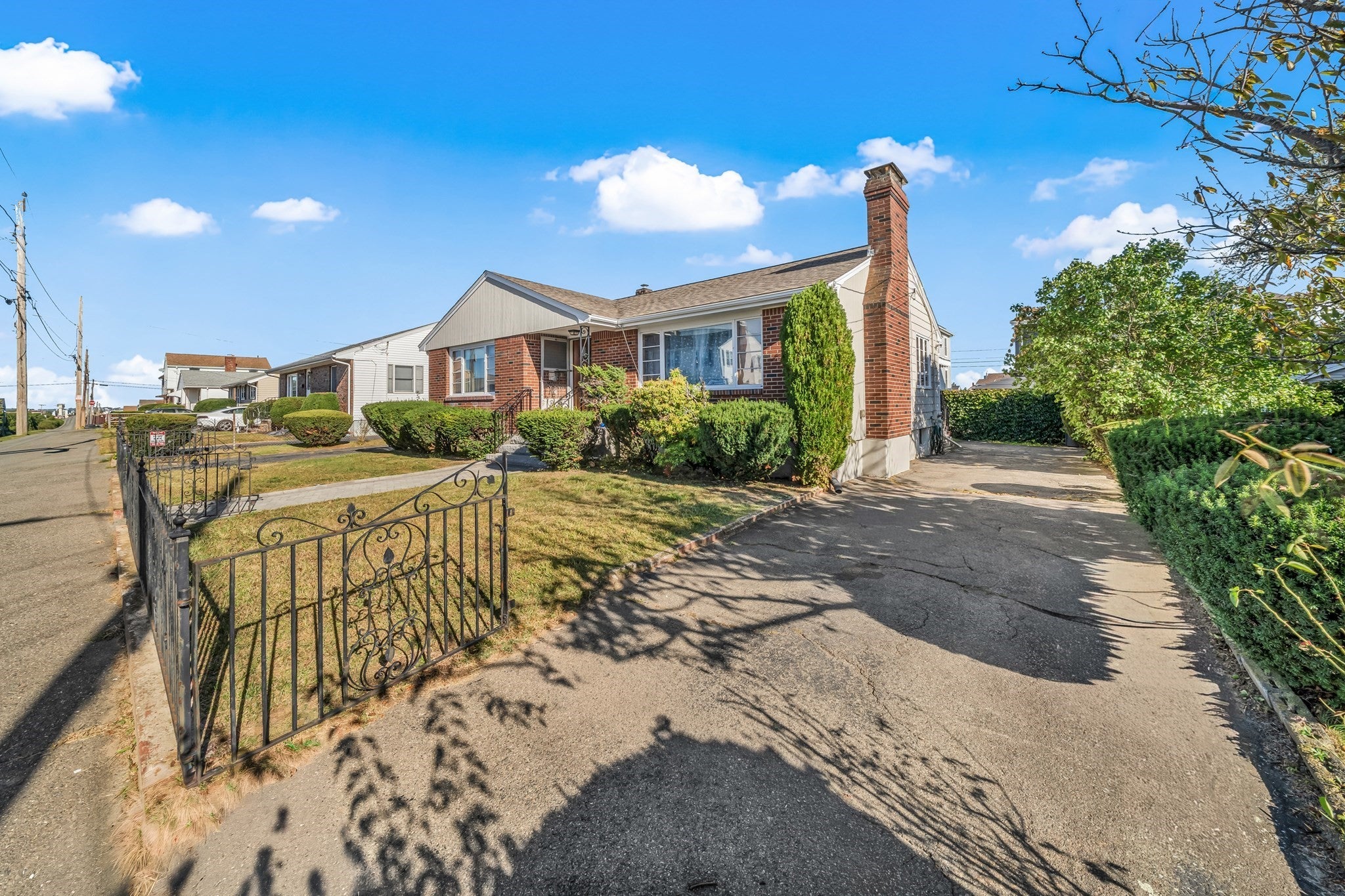 45 Sigourney St