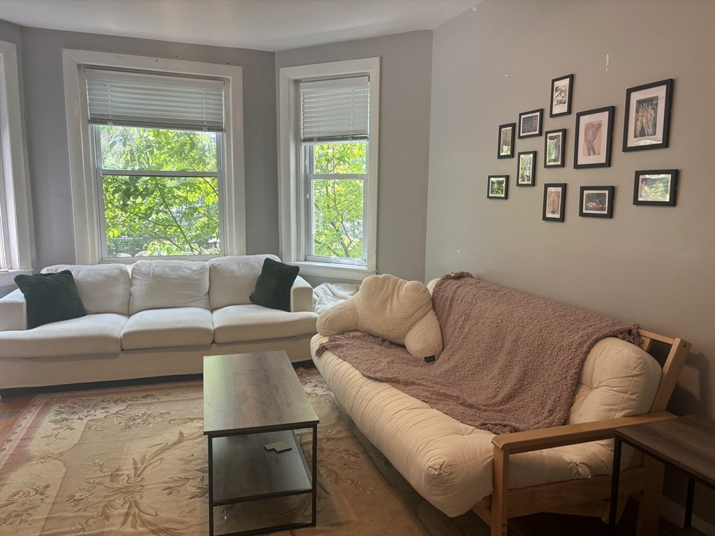 55 Thatcher Street 3
