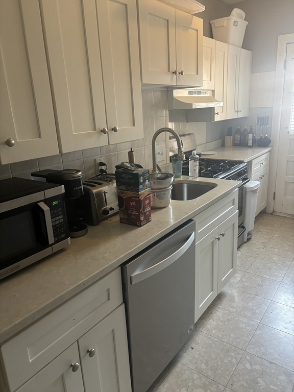 55 Thatcher Street 3