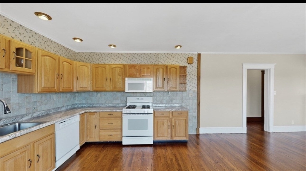 1274 Washington St 2